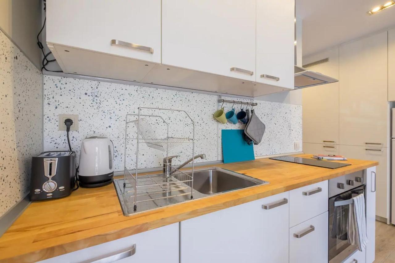 Quiet & Airy Modern Apt. Top Centre Free Parking София Екстериор снимка