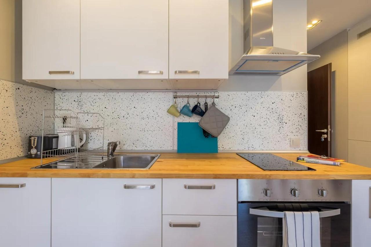 Quiet & Airy Modern Apt. Top Centre Free Parking София Екстериор снимка